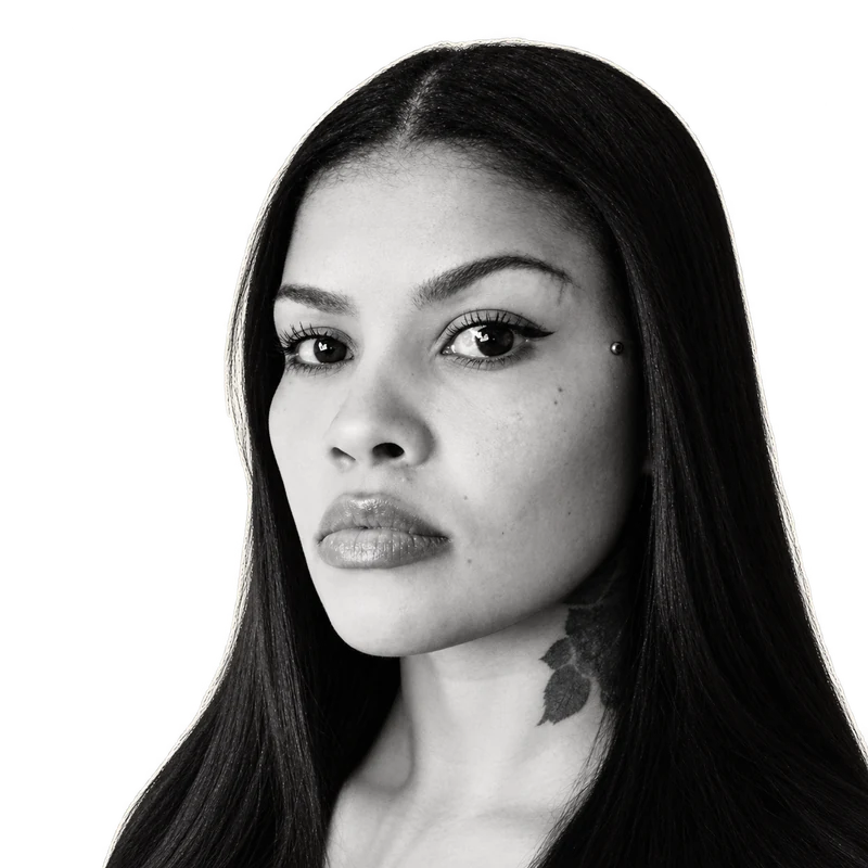 Wynona Louw, Moerat Media